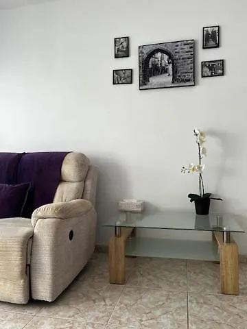 La Casa De Elisabeth Нерха